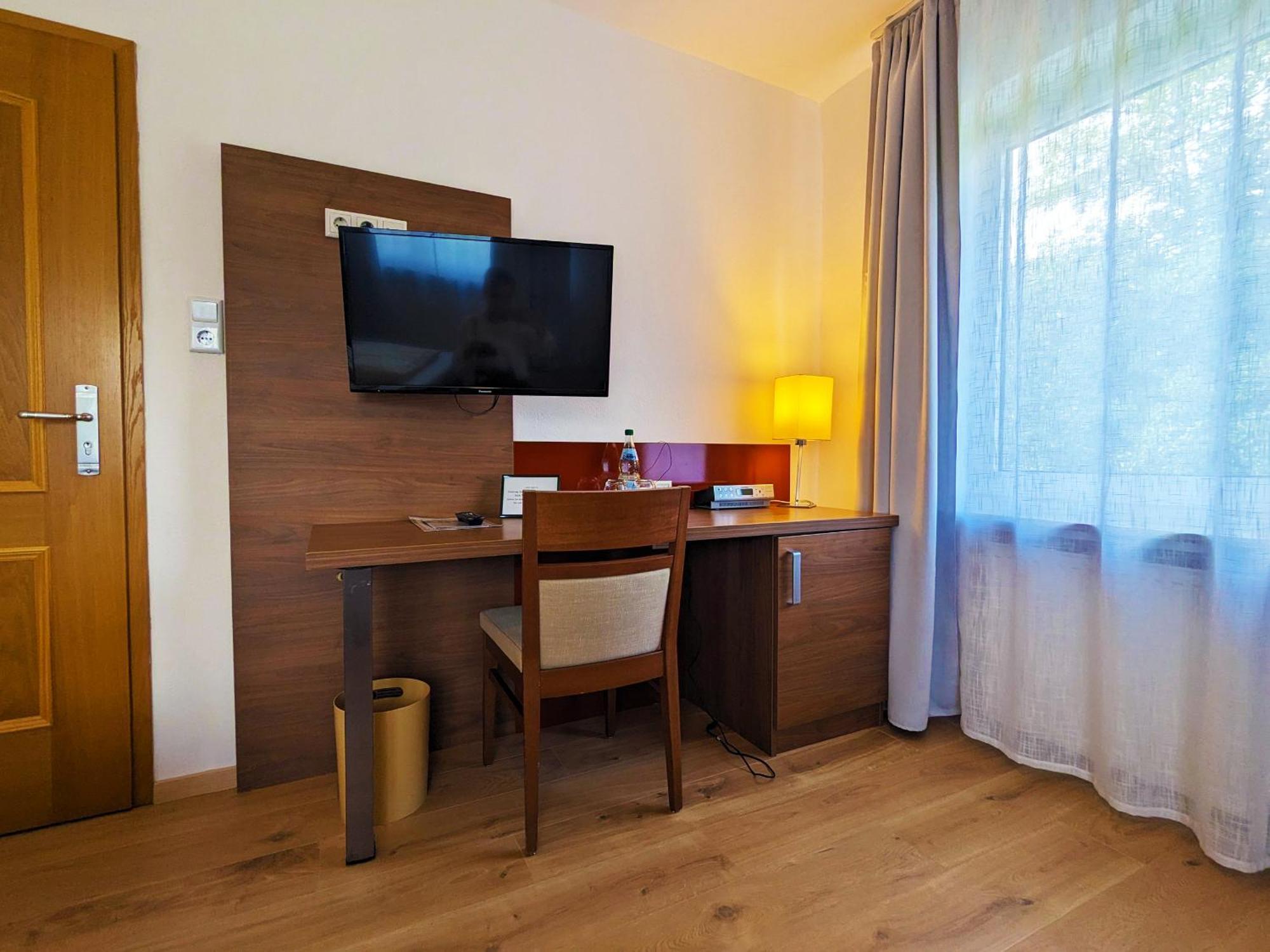 เยนุสกาสท์โฮฟ ฟุลดาเควลเลอ แอนด์ แบรค์โฮฟ วัสเซอร์คุพเพอ Hotel เกอร์สเฟลด์ ภายนอก รูปภาพ