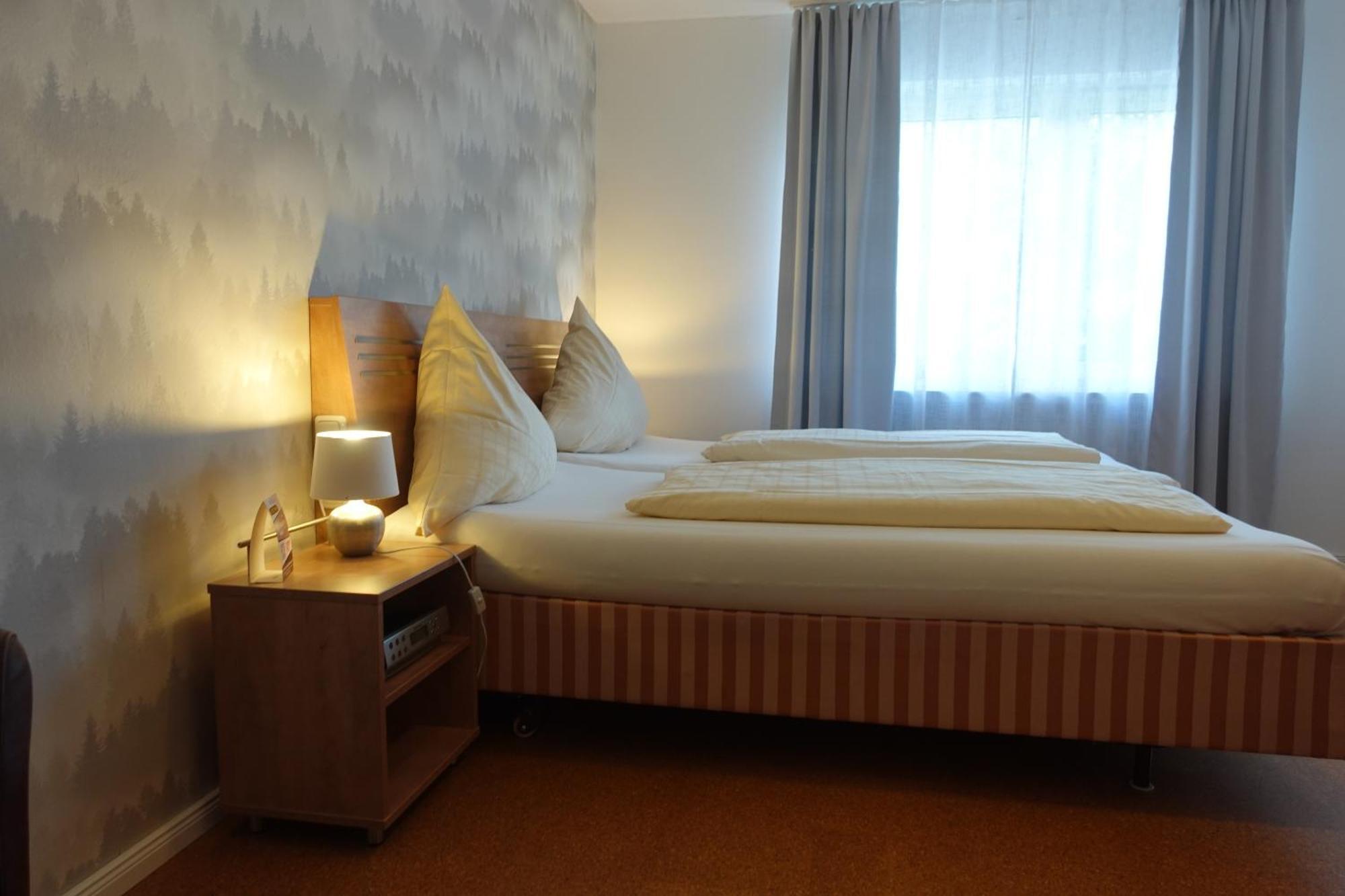 เยนุสกาสท์โฮฟ ฟุลดาเควลเลอ แอนด์ แบรค์โฮฟ วัสเซอร์คุพเพอ Hotel เกอร์สเฟลด์ ห้อง รูปภาพ